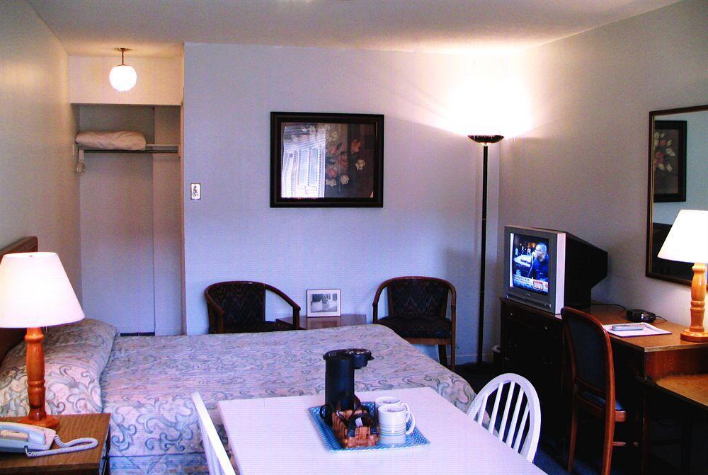 Lake City Motel Dartmouth Buitenkant foto