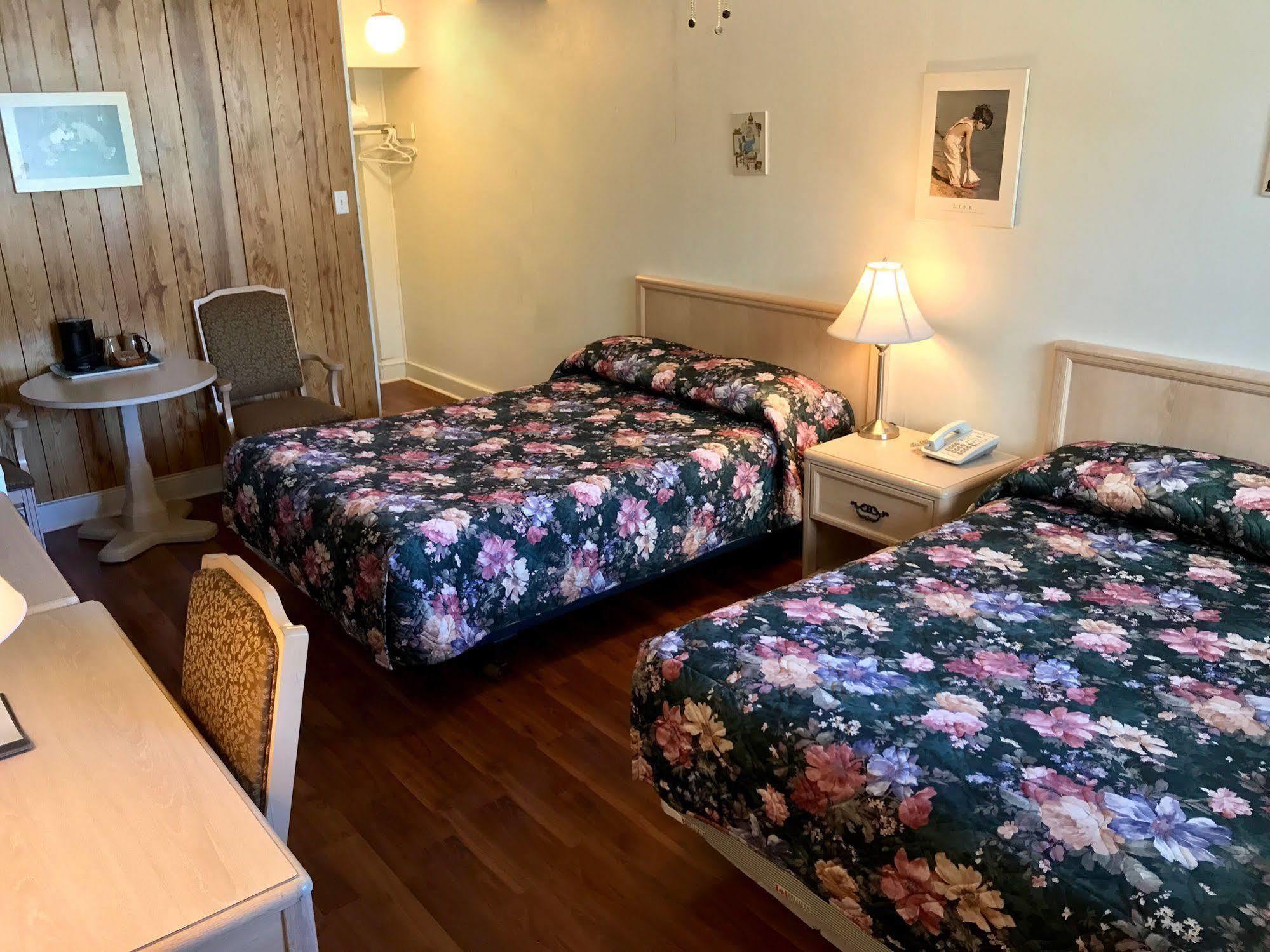 Lake City Motel Dartmouth Buitenkant foto