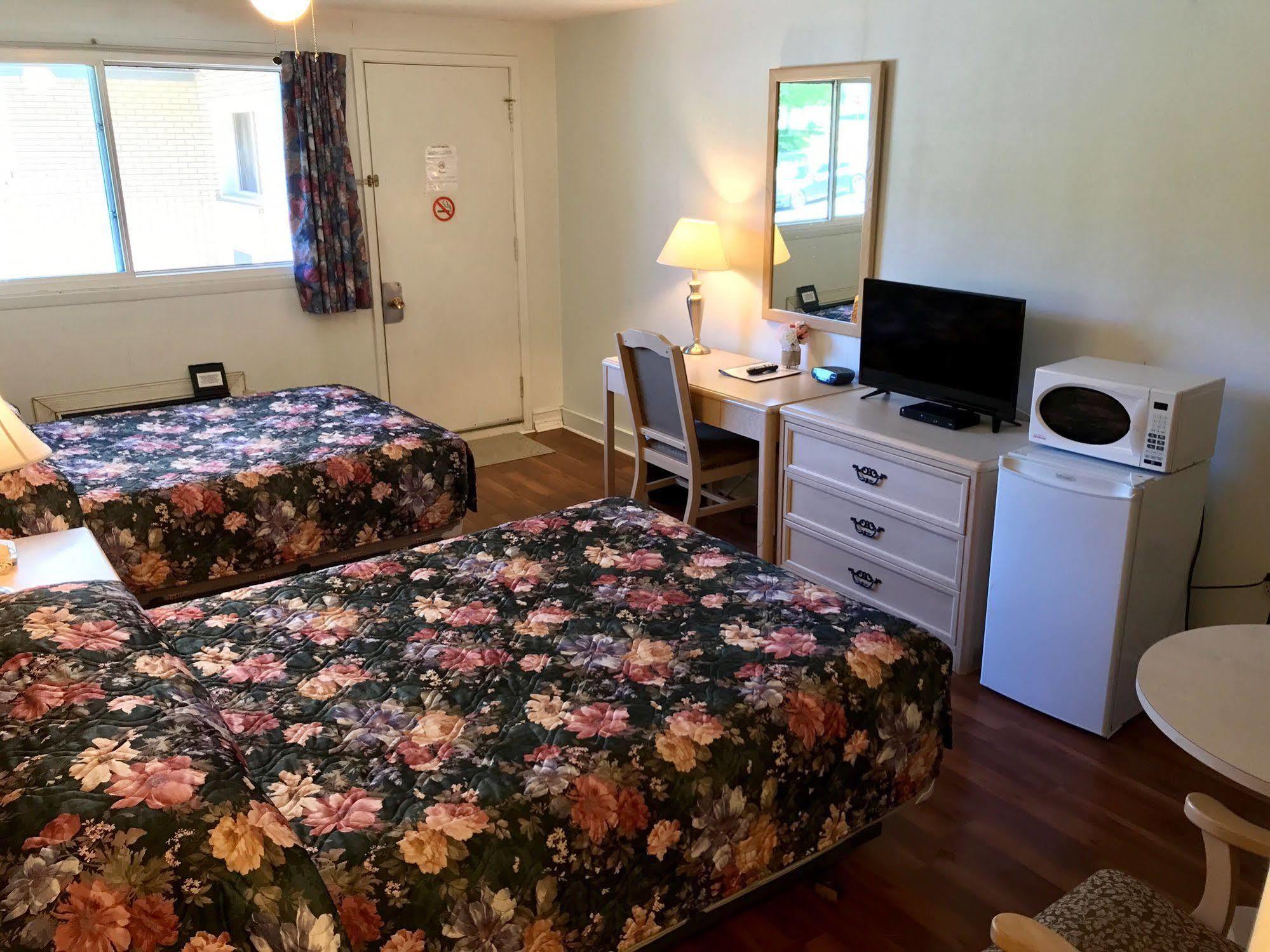 Lake City Motel Dartmouth Buitenkant foto