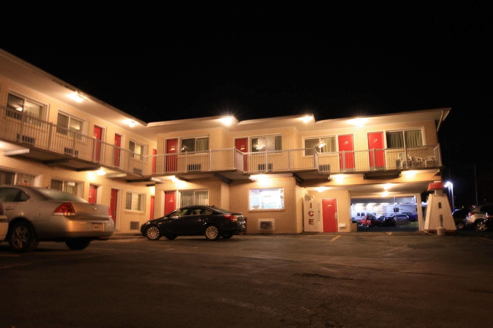Lake City Motel Dartmouth Buitenkant foto
