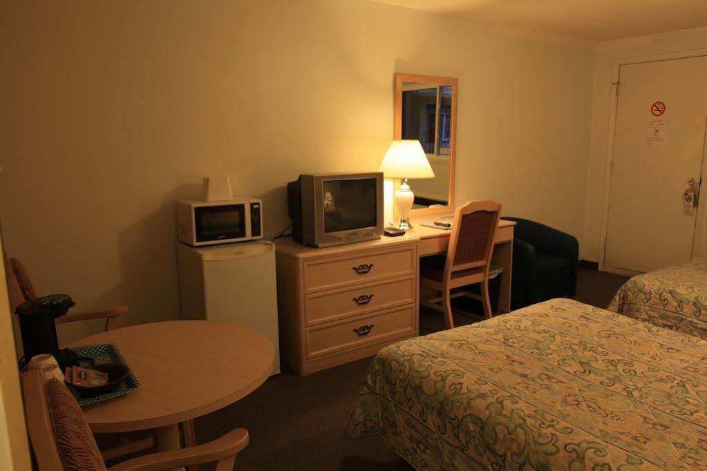 Lake City Motel Dartmouth Buitenkant foto