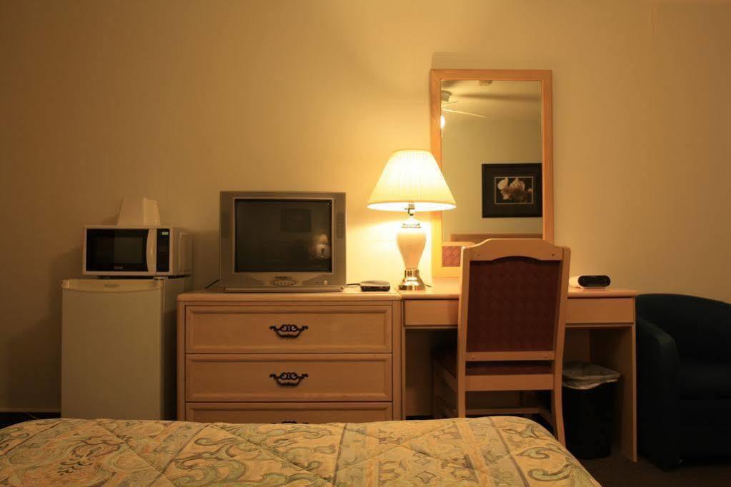 Lake City Motel Dartmouth Buitenkant foto