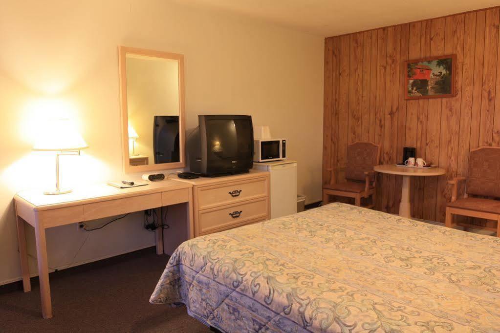 Lake City Motel Dartmouth Buitenkant foto