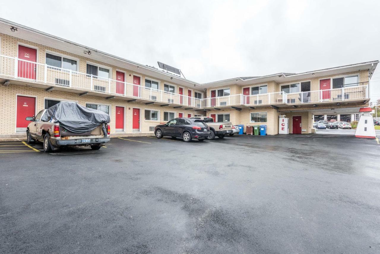 Lake City Motel Dartmouth Buitenkant foto