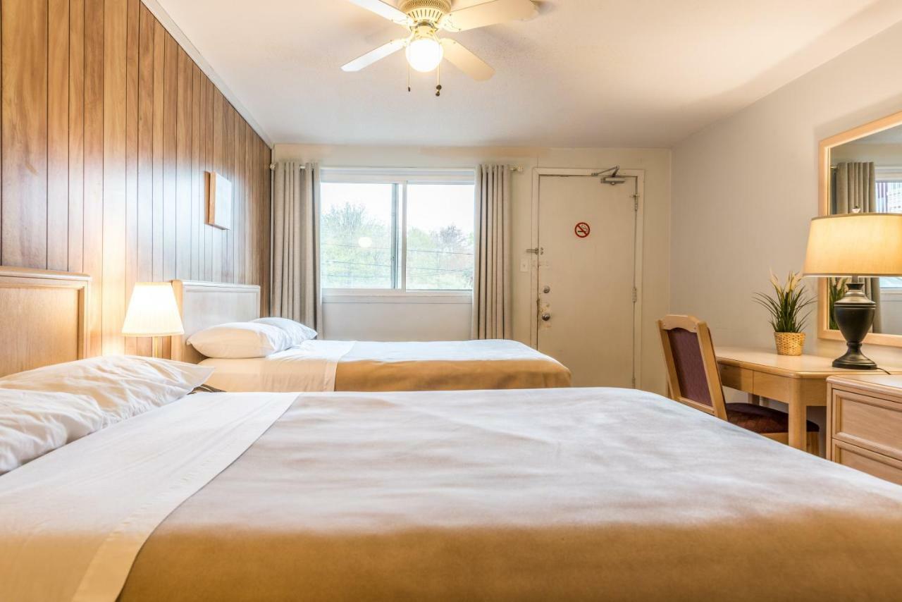 Lake City Motel Dartmouth Buitenkant foto